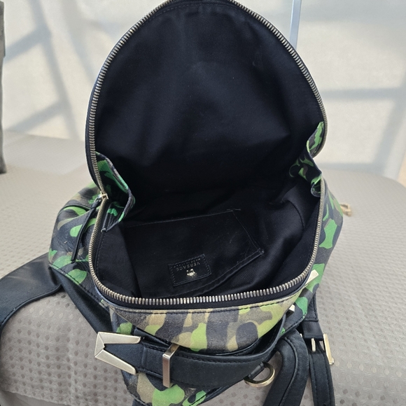 Versase - Picture 4 of 16